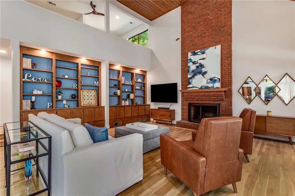 255 Brackenwood Circle, Sandy Springs, Georgia 30328, 3 Bedrooms Bedrooms, ,3 BathroomsBathrooms,Residential,Sold,255 Brackenwood Circle,7121435