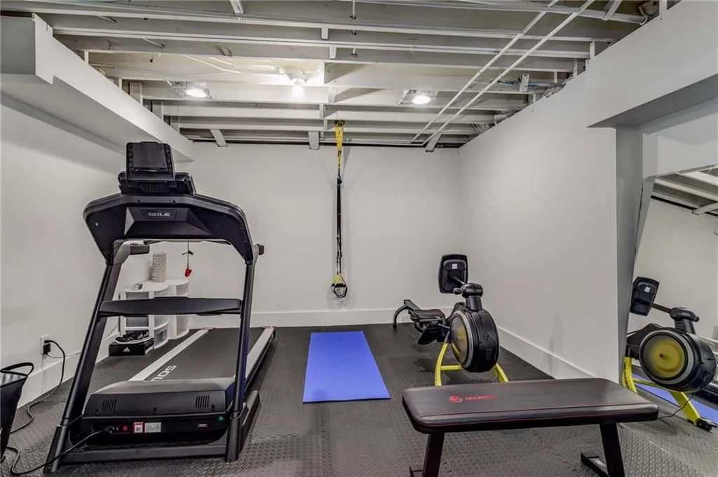 255 Brackenwood Circle, Sandy Springs, Georgia 30328, 3 Bedrooms Bedrooms, ,3 BathroomsBathrooms,Residential,Sold,255 Brackenwood Circle,7121435