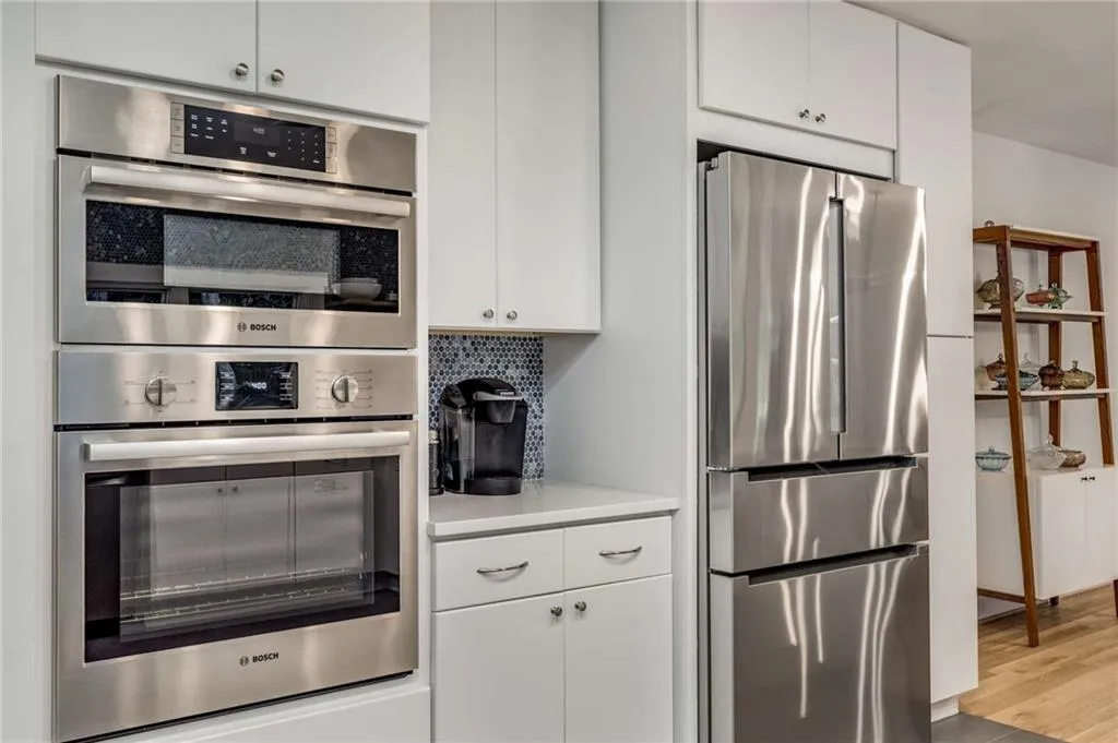 255 Brackenwood Circle, Sandy Springs, Georgia 30328, 3 Bedrooms Bedrooms, ,3 BathroomsBathrooms,Residential,Sold,255 Brackenwood Circle,7121435