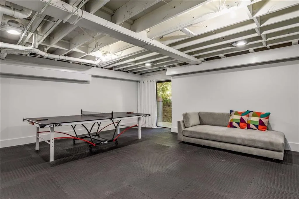 255 Brackenwood Circle, Sandy Springs, Georgia 30328, 3 Bedrooms Bedrooms, ,3 BathroomsBathrooms,Residential,Sold,255 Brackenwood Circle,7121435