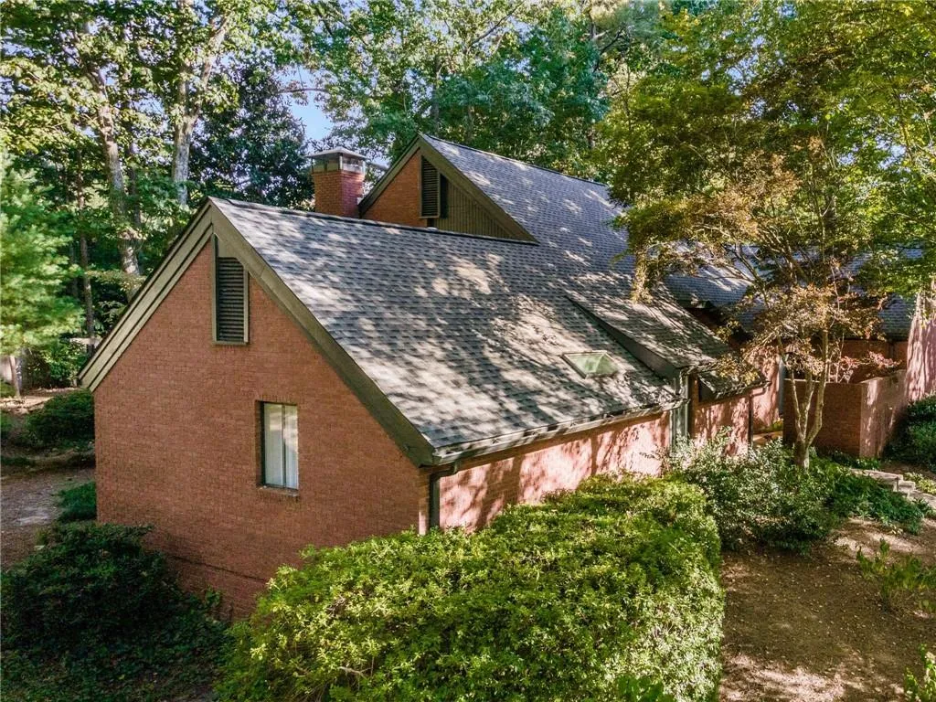 255 Brackenwood Circle, Sandy Springs, Georgia 30328, 3 Bedrooms Bedrooms, ,3 BathroomsBathrooms,Residential,Sold,255 Brackenwood Circle,7121435