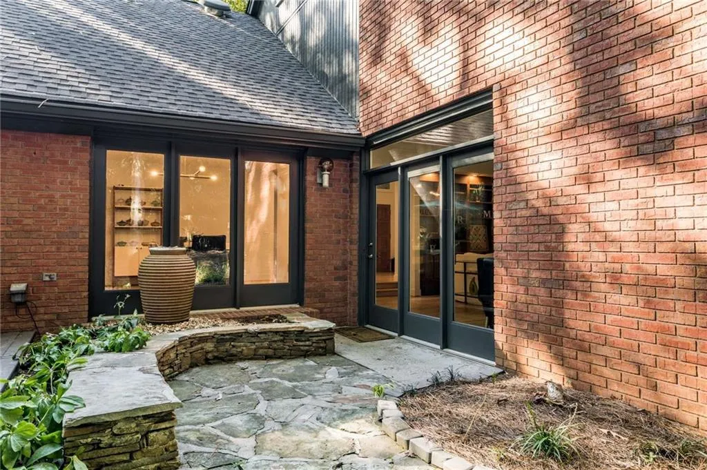 255 Brackenwood Circle, Sandy Springs, Georgia 30328, 3 Bedrooms Bedrooms, ,3 BathroomsBathrooms,Residential,Sold,255 Brackenwood Circle,7121435