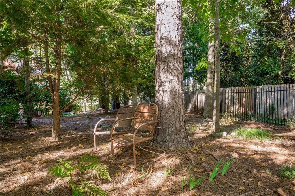 255 Brackenwood Circle, Sandy Springs, Georgia 30328, 3 Bedrooms Bedrooms, ,3 BathroomsBathrooms,Residential,Sold,255 Brackenwood Circle,7121435