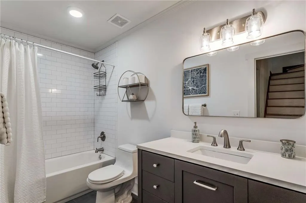 255 Brackenwood Circle, Sandy Springs, Georgia 30328, 3 Bedrooms Bedrooms, ,3 BathroomsBathrooms,Residential,Sold,255 Brackenwood Circle,7121435