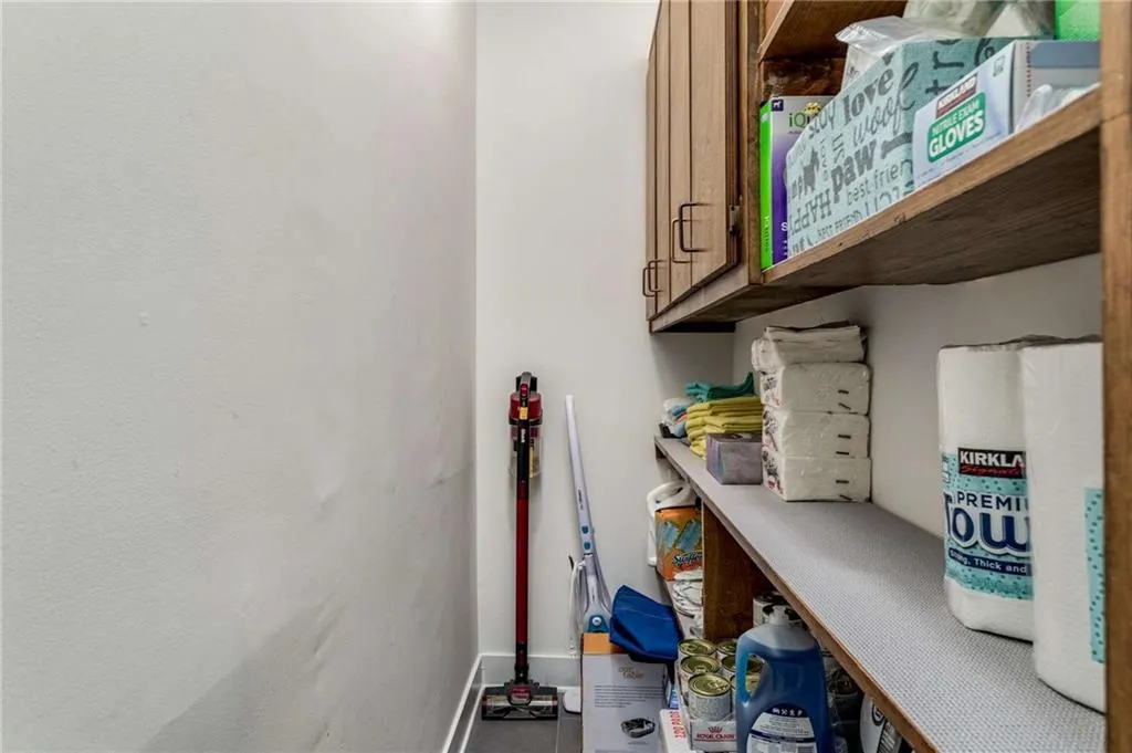 255 Brackenwood Circle, Sandy Springs, Georgia 30328, 3 Bedrooms Bedrooms, ,3 BathroomsBathrooms,Residential,Sold,255 Brackenwood Circle,7121435