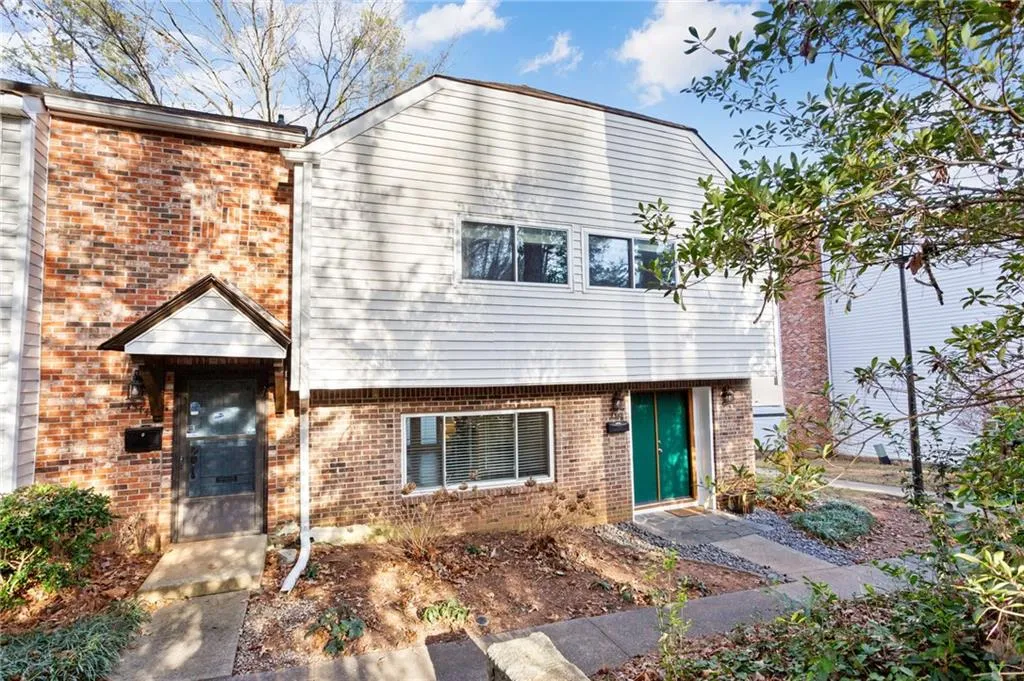 7346 Cardigan Circle, Atlanta, Georgia 30328, 3 Bedrooms Bedrooms, ,2 BathroomsBathrooms,Residential,For Sale,7346 Cardigan Circle,7708058
