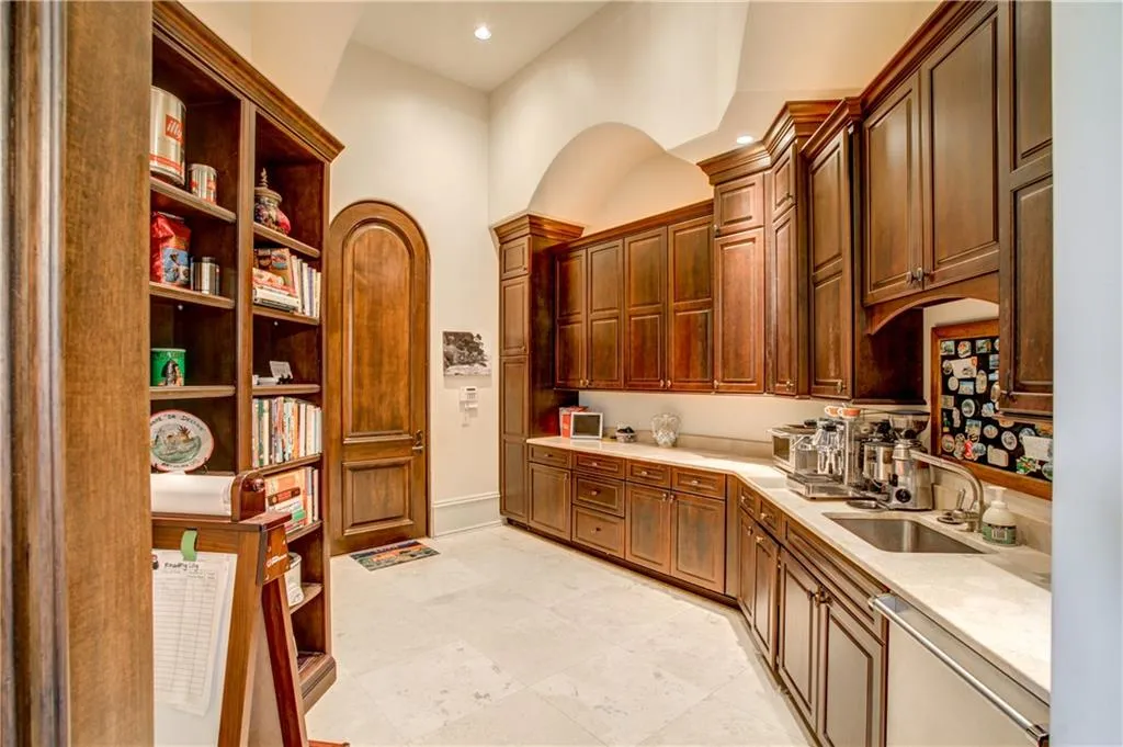 Georgia 30327, ,7 BathroomsBathrooms,Residential,Sold,6617995