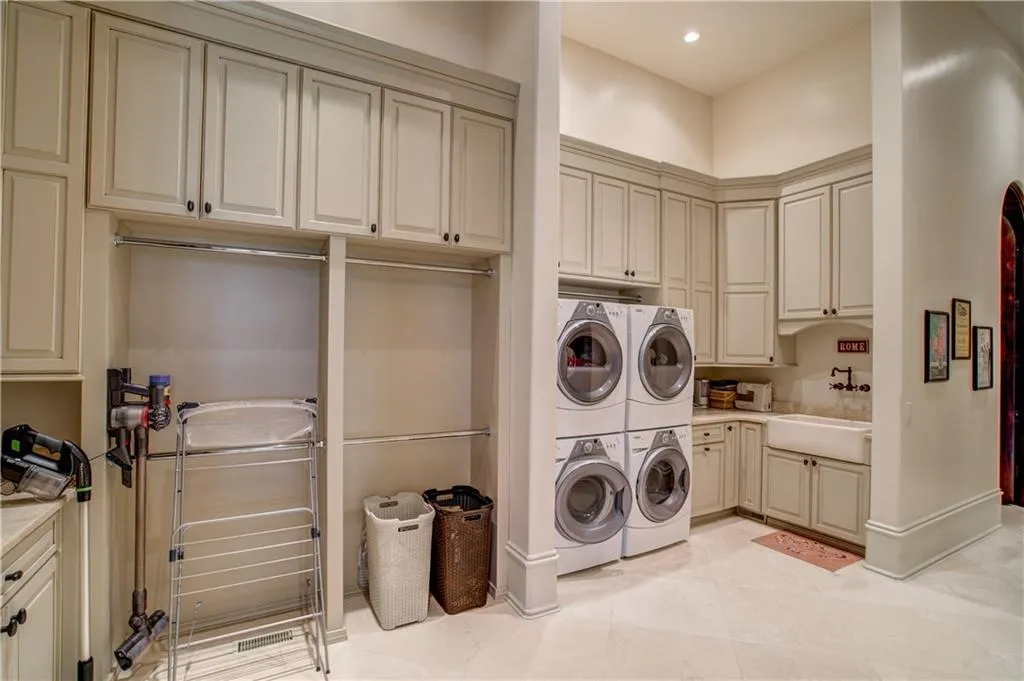 Georgia 30327, ,7 BathroomsBathrooms,Residential,Sold,6617995