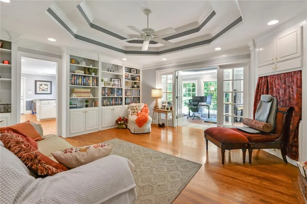 5335 Peachtree Dunwoody Road, Sandy Springs, Georgia 30342, 4 Bedrooms Bedrooms, ,3 BathroomsBathrooms,Residential,Sold,5335 Peachtree Dunwoody Road,6898724
