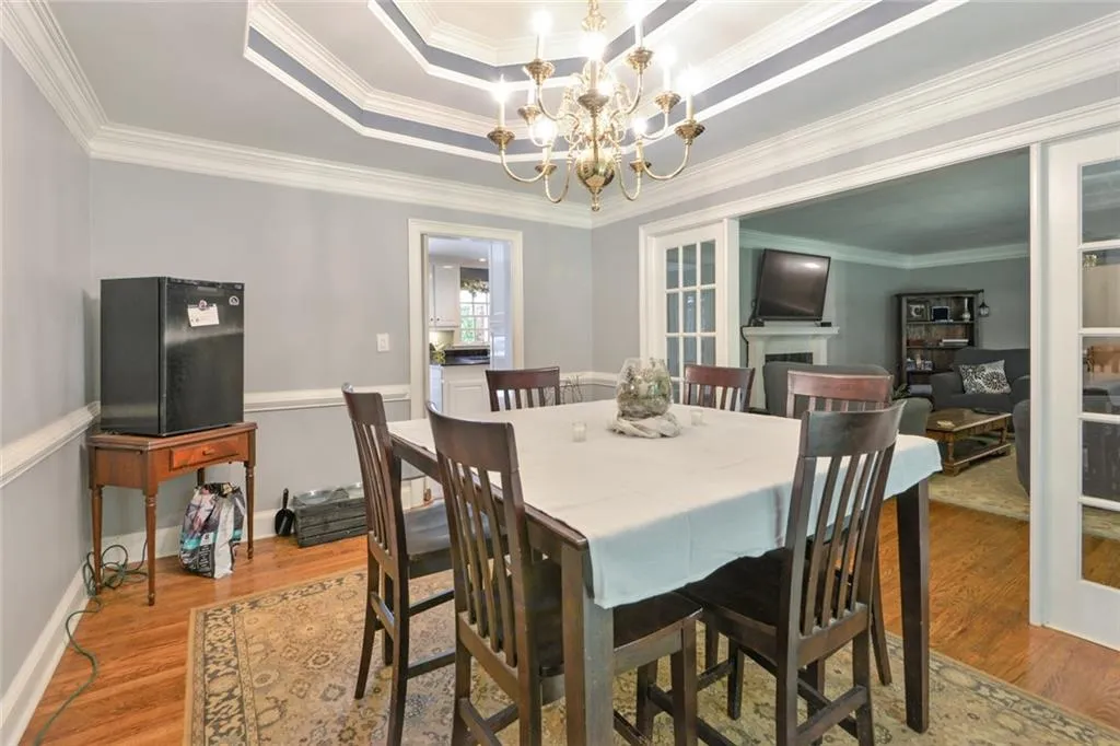 5335 Peachtree Dunwoody Road, Sandy Springs, Georgia 30342, 4 Bedrooms Bedrooms, ,3 BathroomsBathrooms,Residential,Sold,5335 Peachtree Dunwoody Road,6898724
