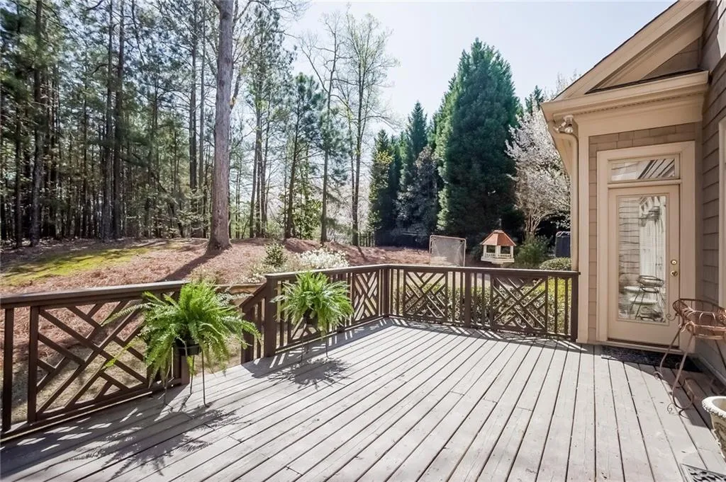 135 High Point Walk, Sandy Springs, Georgia 30342, 4 Bedrooms Bedrooms, ,3 BathroomsBathrooms,Residential,Sold,135 High Point Walk,5666171
