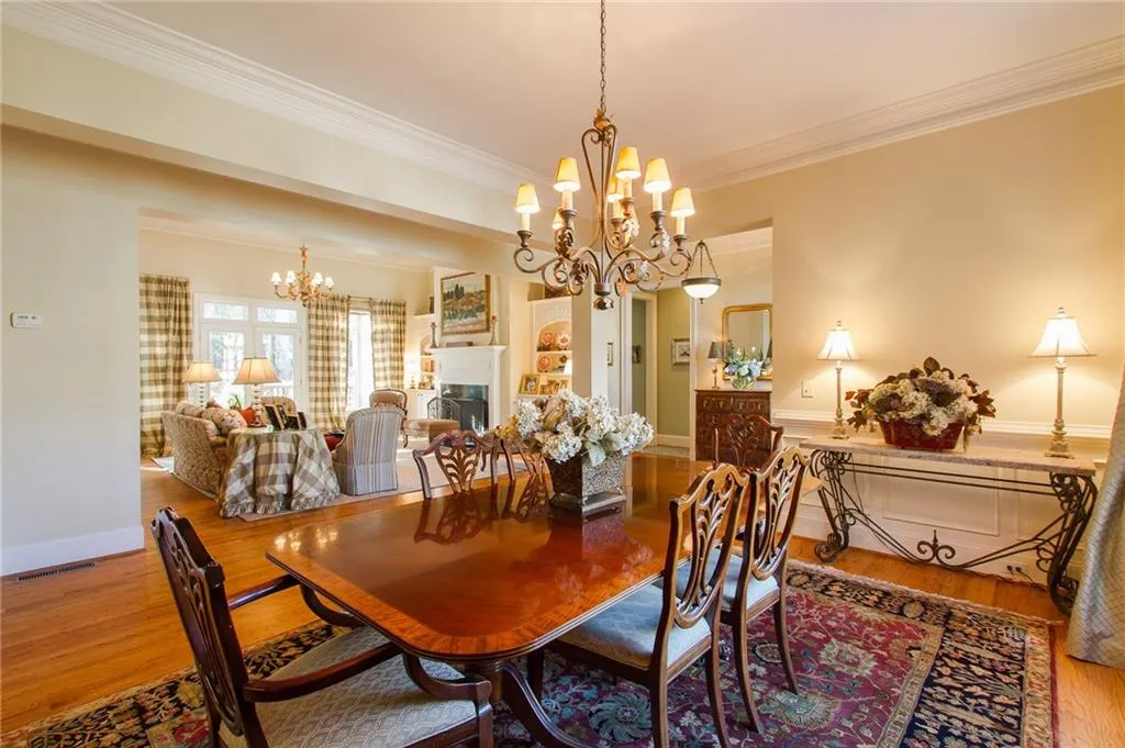 135 High Point Walk, Sandy Springs, Georgia 30342, 4 Bedrooms Bedrooms, ,3 BathroomsBathrooms,Residential,Sold,135 High Point Walk,5666171
