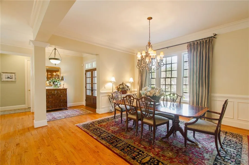135 High Point Walk, Sandy Springs, Georgia 30342, 4 Bedrooms Bedrooms, ,3 BathroomsBathrooms,Residential,Sold,135 High Point Walk,5666171