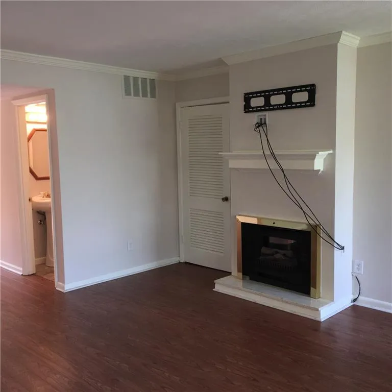 100 Biscayne Drive Nw Unit A3, Atlanta, Georgia 30309, 2 Bedrooms Bedrooms, ,1 BathroomBathrooms,Residential,Sold,100 Biscayne Drive Nw Unit A3,5830968