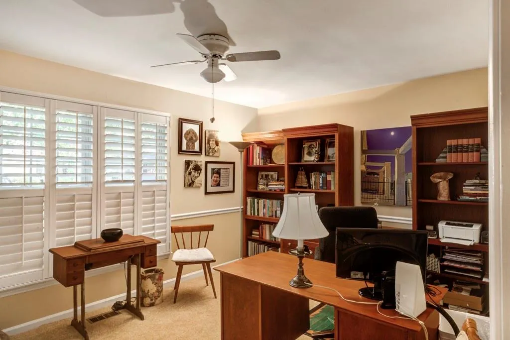 1003 Dunwoody Chace Unit 1003, Sandy Springs, Georgia 30328, 3 Bedrooms Bedrooms, ,3 BathroomsBathrooms,Residential,Sold,1003 Dunwoody Chace Unit 1003,6973545