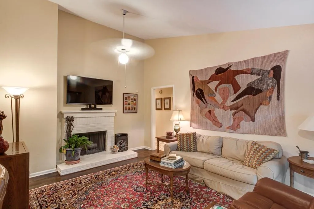 1003 Dunwoody Chace Unit 1003, Sandy Springs, Georgia 30328, 3 Bedrooms Bedrooms, ,3 BathroomsBathrooms,Residential,Sold,1003 Dunwoody Chace Unit 1003,6973545