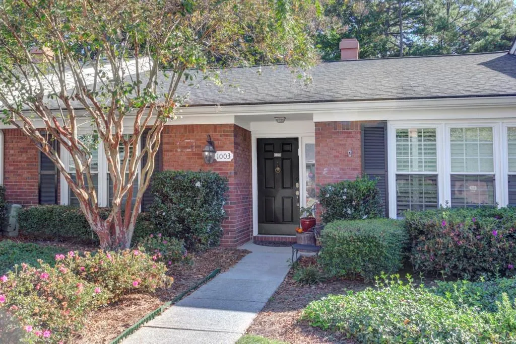 1003 Dunwoody Chace Unit 1003, Sandy Springs, Georgia 30328, 3 Bedrooms Bedrooms, ,3 BathroomsBathrooms,Residential,Sold,1003 Dunwoody Chace Unit 1003,6973545