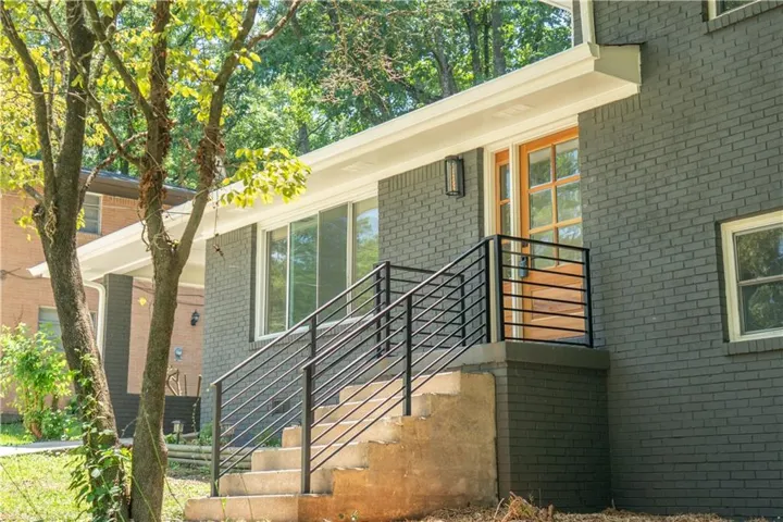 2524 Glenrock Drive, Decatur, Georgia 30032