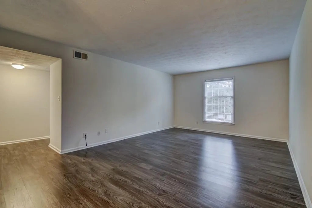 6700 Roswell Road Unit 31f, Sandy Springs, Georgia 30328, 2 Bedrooms Bedrooms, ,2 BathroomsBathrooms,Residential,Sold,6700 Roswell Road Unit 31f,5948182