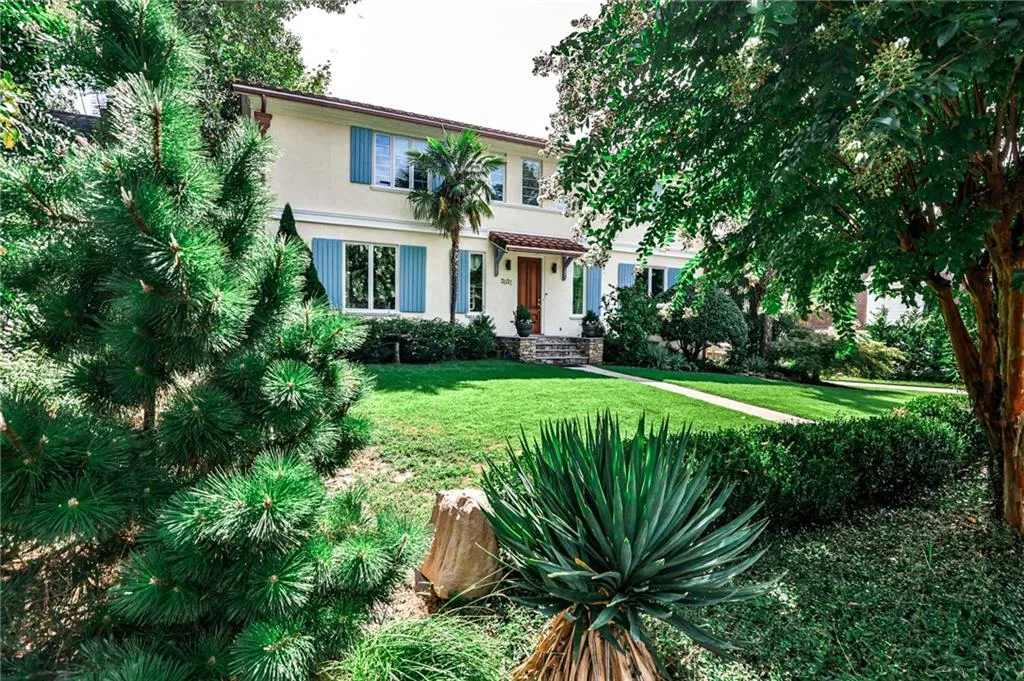 2837 N Hills Drive Ne, Atlanta, Georgia 30305, 5 Bedrooms Bedrooms, ,3 BathroomsBathrooms,Residential,For Sale,2837 N Hills Drive Ne,7639736
