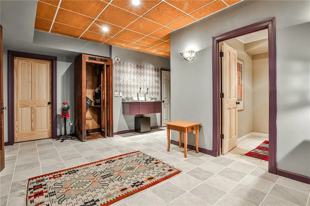 2837 N Hills Drive Ne, Atlanta, Georgia 30305, 5 Bedrooms Bedrooms, ,3 BathroomsBathrooms,Residential,For Sale,2837 N Hills Drive Ne,7639736