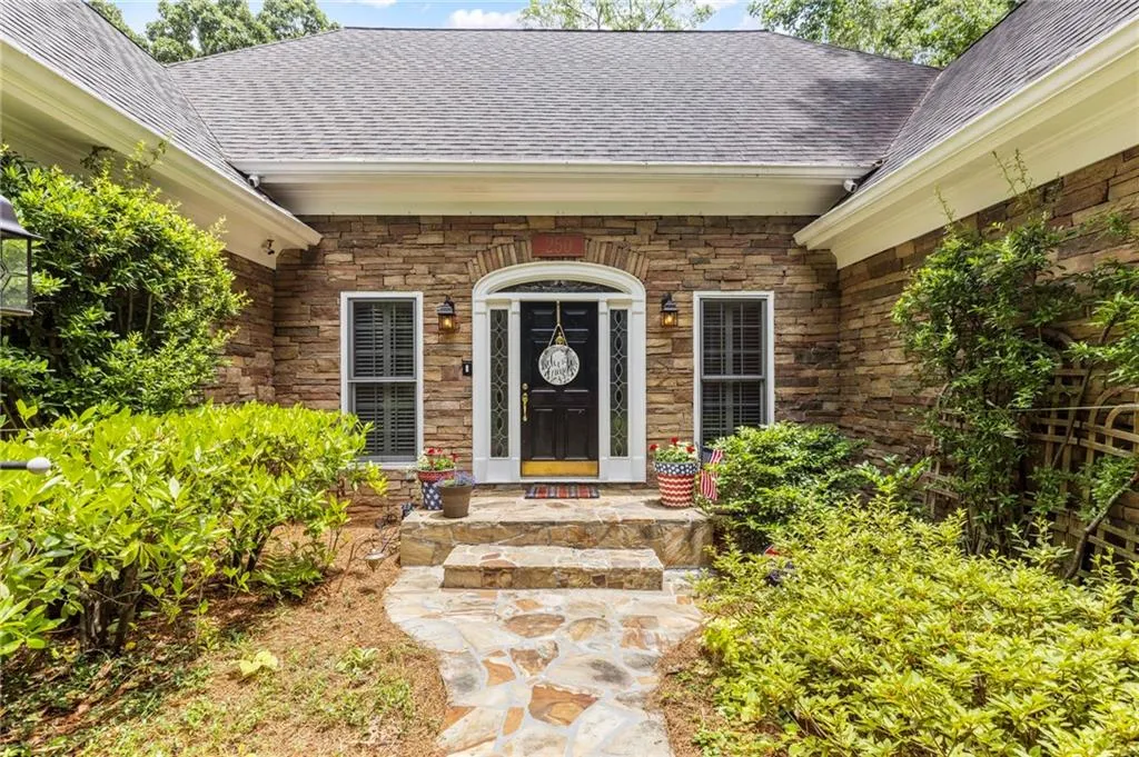 250 Cameron Ridge Drive, Sandy Springs, Georgia 30328, 4 Bedrooms Bedrooms, ,3 BathroomsBathrooms,Residential,Sold,250 Cameron Ridge Drive,6933474