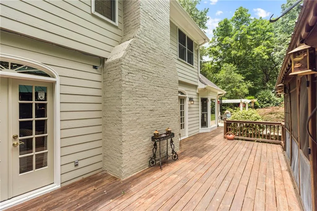 250 Cameron Ridge Drive, Sandy Springs, Georgia 30328, 4 Bedrooms Bedrooms, ,3 BathroomsBathrooms,Residential,Sold,250 Cameron Ridge Drive,6933474