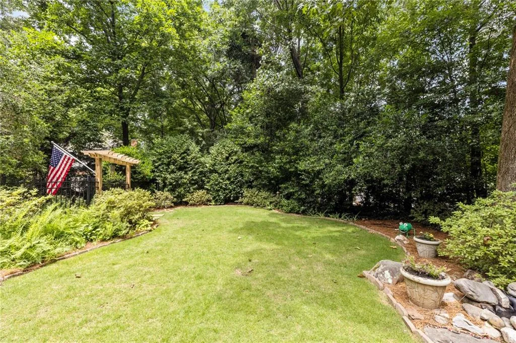 250 Cameron Ridge Drive, Sandy Springs, Georgia 30328, 4 Bedrooms Bedrooms, ,3 BathroomsBathrooms,Residential,Sold,250 Cameron Ridge Drive,6933474
