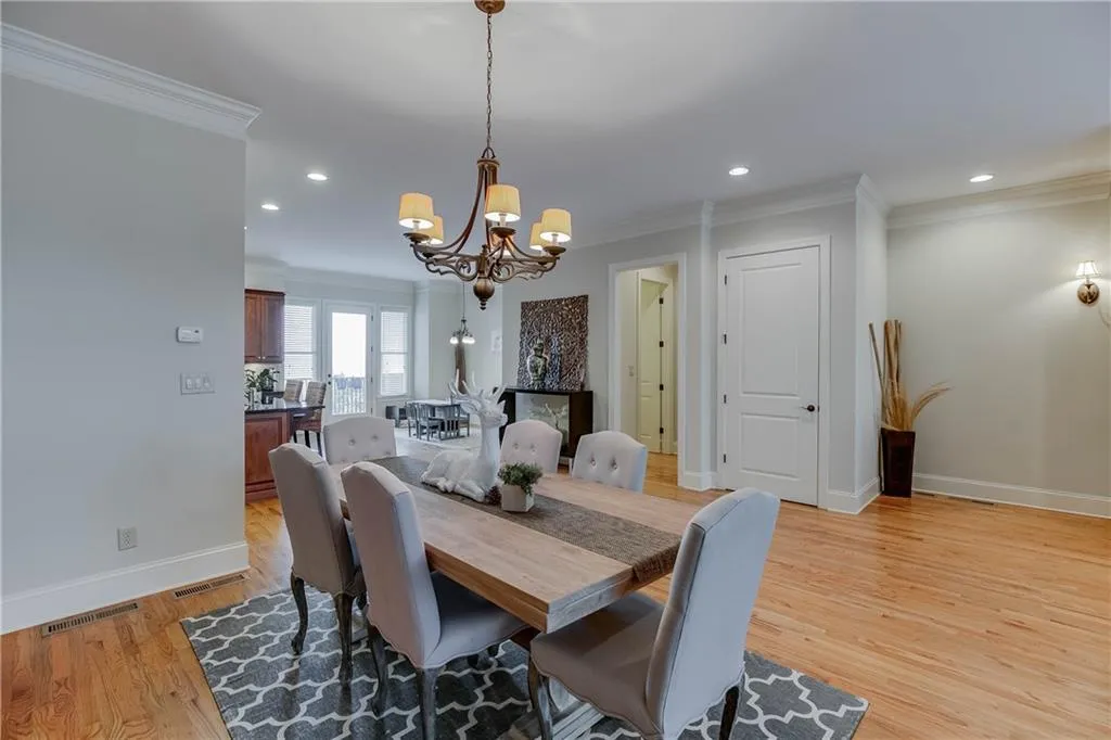 6027 City Walk Lane Unit 5, Atlanta, Georgia 30328, 3 Bedrooms Bedrooms, ,3 BathroomsBathrooms,Residential,Sold,6027 City Walk Lane Unit 5,6504907