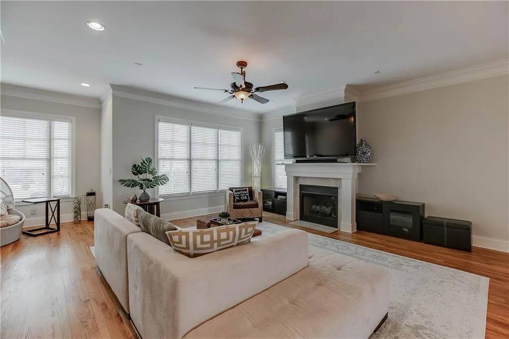 6027 City Walk Lane Unit 5, Atlanta, Georgia 30328, 3 Bedrooms Bedrooms, ,3 BathroomsBathrooms,Residential,Sold,6027 City Walk Lane Unit 5,6504907