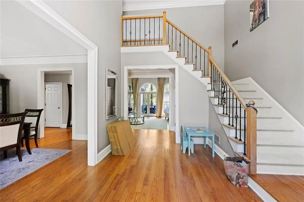 Foyer.jpg