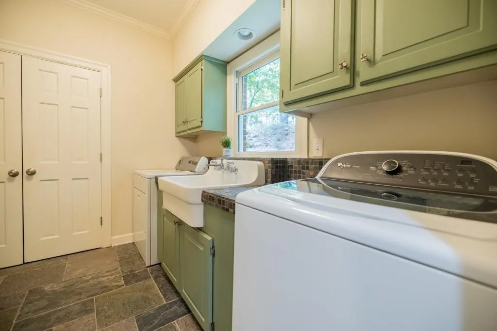 1460 Northwold Drive, Atlanta, Georgia 30350, 4 Bedrooms Bedrooms, ,4 BathroomsBathrooms,Residential,Sold,1460 Northwold Drive,7459405