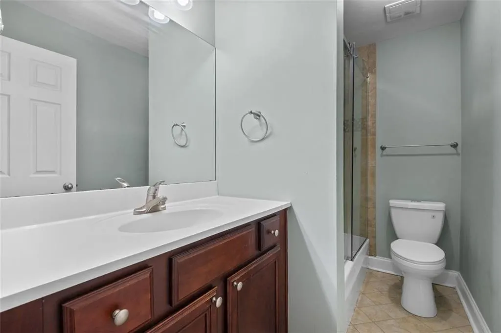 6980 Roswell Road Unit A8, Atlanta, Georgia 30328, 3 Bedrooms Bedrooms, ,2 BathroomsBathrooms,Residential,For Sale,6980 Roswell Road Unit A8,7721436