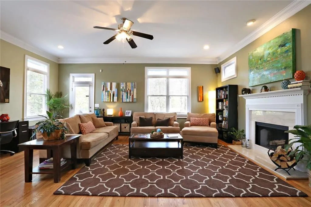 2349 Thomas Road Nw, Atlanta, Georgia 30318, 4 Bedrooms Bedrooms, ,3 BathroomsBathrooms,Residential,Sold,2349 Thomas Road Nw,5676711