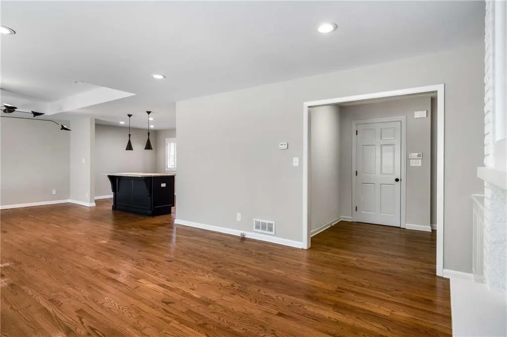 3240 Pinestream Road Nw, Atlanta, Georgia 30327, 4 Bedrooms Bedrooms, ,3 BathroomsBathrooms,Residential,For Sale,3240 Pinestream Road Nw,7674406