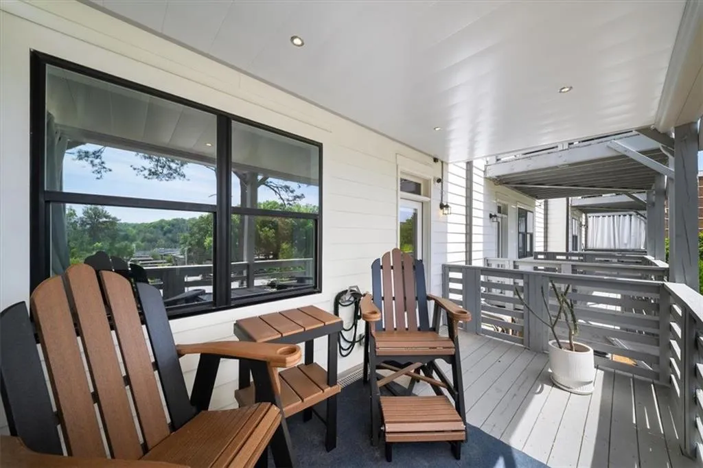 301 Penny Ct, Atlanta, Georgia 30328, 4 Bedrooms Bedrooms, ,3 BathroomsBathrooms,Residential,For Sale,301 Penny Ct,7758063