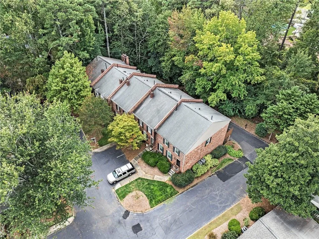 250 The South Chace, Atlanta, Georgia 30328, 3 Bedrooms Bedrooms, ,2 BathroomsBathrooms,Residential,For Sale,250 The South Chace,7663649