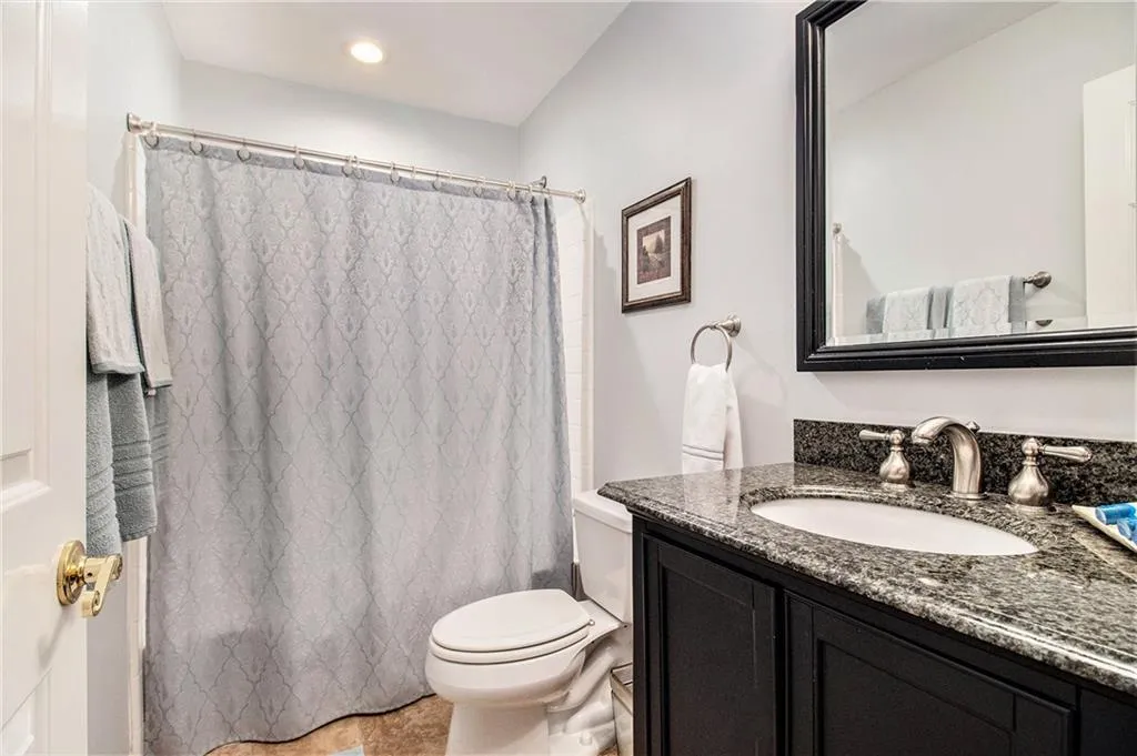 250 The South Chace, Atlanta, Georgia 30328, 3 Bedrooms Bedrooms, ,2 BathroomsBathrooms,Residential,For Sale,250 The South Chace,7663649
