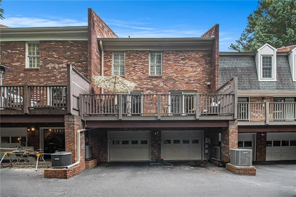 250 The South Chace, Atlanta, Georgia 30328, 3 Bedrooms Bedrooms, ,2 BathroomsBathrooms,Residential,For Sale,250 The South Chace,7663649