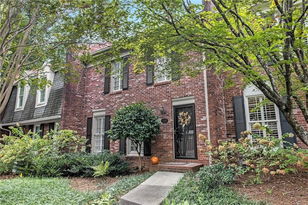 250 The South Chace, Atlanta, Georgia 30328, 3 Bedrooms Bedrooms, ,2 BathroomsBathrooms,Residential,For Sale,250 The South Chace,7663649