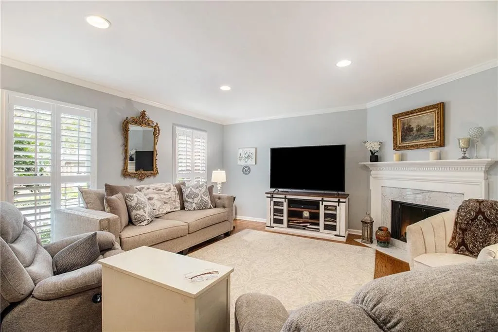 250 The South Chace, Atlanta, Georgia 30328, 3 Bedrooms Bedrooms, ,2 BathroomsBathrooms,Residential,For Sale,250 The South Chace,7663649