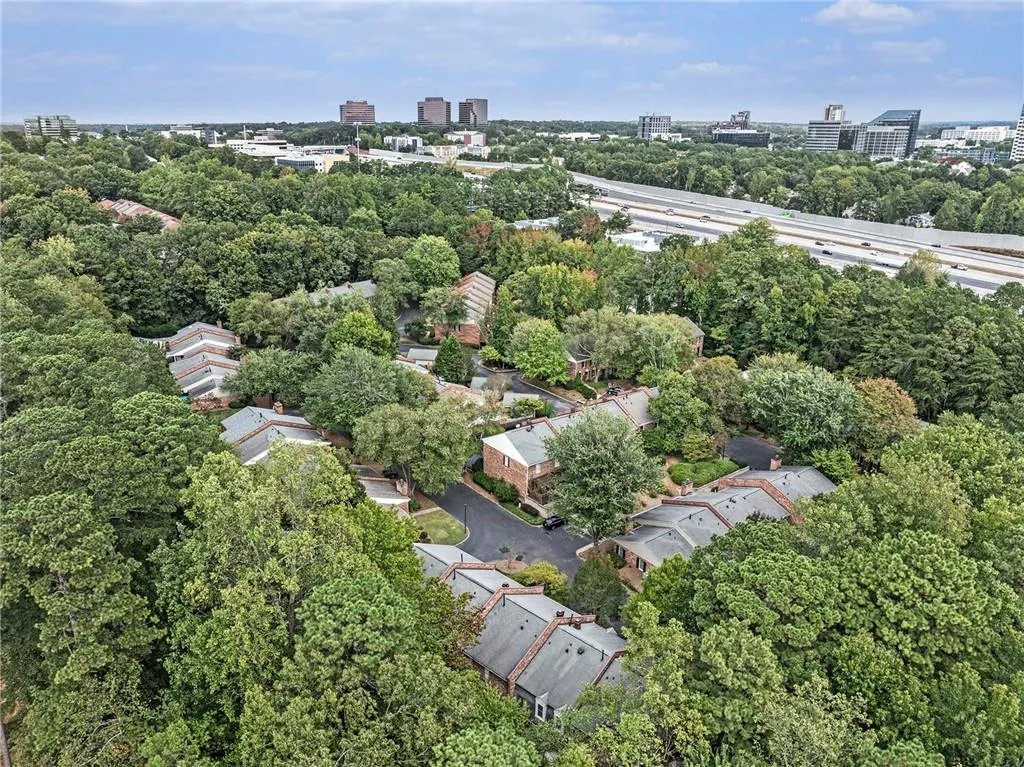 250 The South Chace, Atlanta, Georgia 30328, 3 Bedrooms Bedrooms, ,2 BathroomsBathrooms,Residential,For Sale,250 The South Chace,7663649