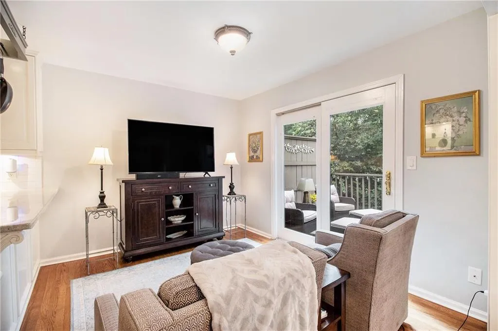 250 The South Chace, Atlanta, Georgia 30328, 3 Bedrooms Bedrooms, ,2 BathroomsBathrooms,Residential,For Sale,250 The South Chace,7663649