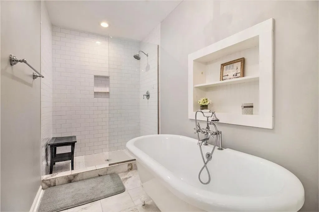 250 The South Chace, Atlanta, Georgia 30328, 3 Bedrooms Bedrooms, ,2 BathroomsBathrooms,Residential,For Sale,250 The South Chace,7663649