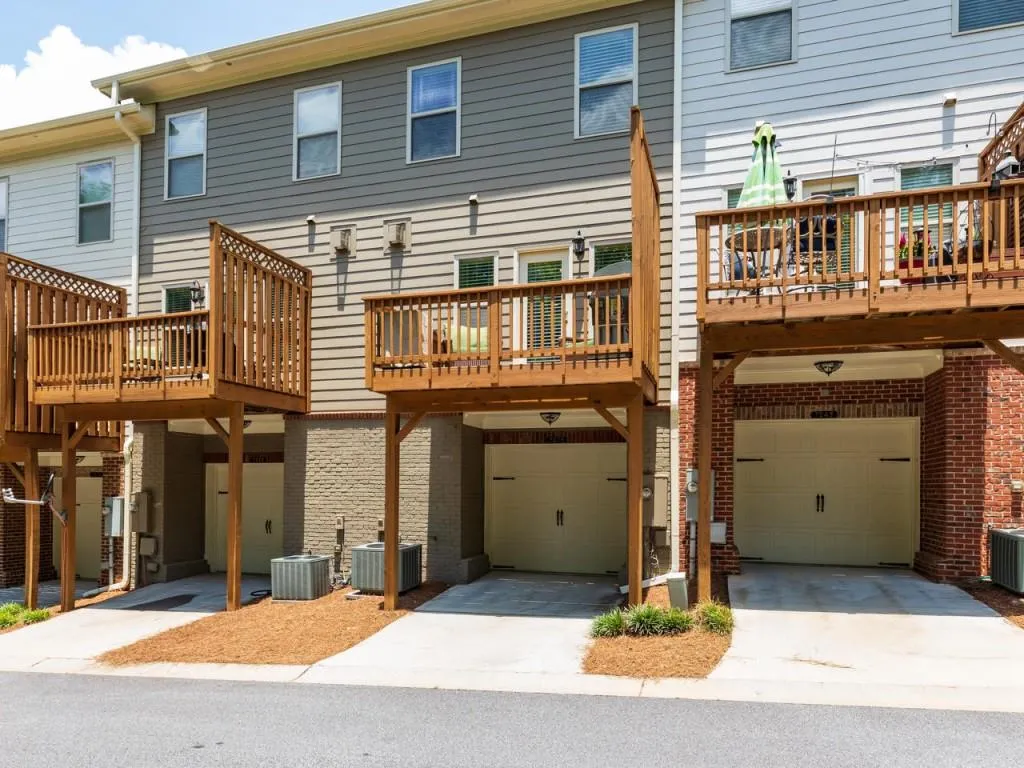 7235 Highland Bluff Unit 4, Sandy Springs, Georgia 30328, 3 Bedrooms Bedrooms, ,3 BathroomsBathrooms,Residential,Sold,7235 Highland Bluff Unit 4,6027285
