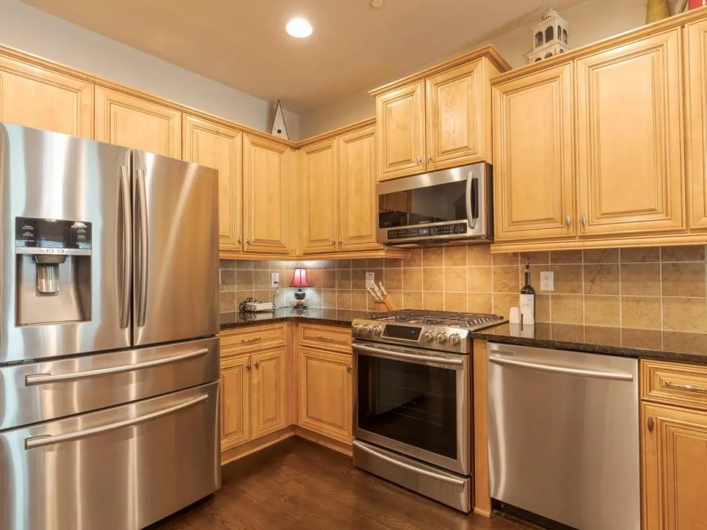 7235 Highland Bluff Unit 4, Sandy Springs, Georgia 30328, 3 Bedrooms Bedrooms, ,3 BathroomsBathrooms,Residential,Sold,7235 Highland Bluff Unit 4,6027285