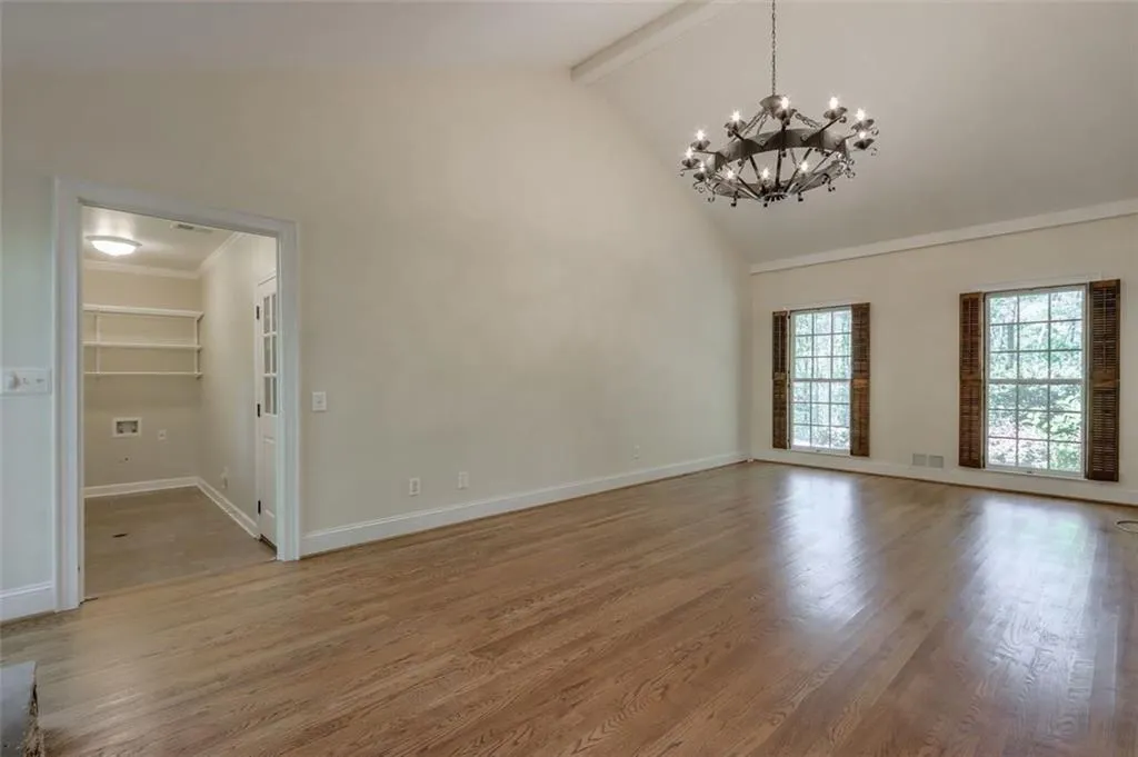 100 N Mill Road, Sandy Springs, Georgia 30328, 4 Bedrooms Bedrooms, ,3 BathroomsBathrooms,Residential,Sold,100 N Mill Road,6873207