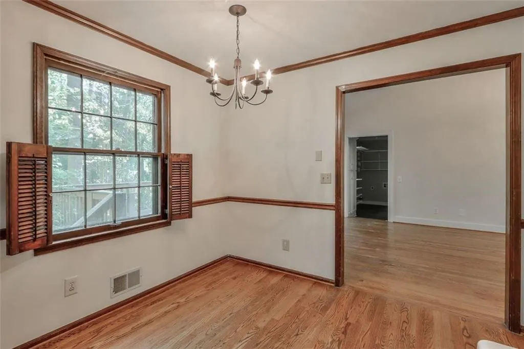 100 N Mill Road, Sandy Springs, Georgia 30328, 4 Bedrooms Bedrooms, ,3 BathroomsBathrooms,Residential,Sold,100 N Mill Road,6873207