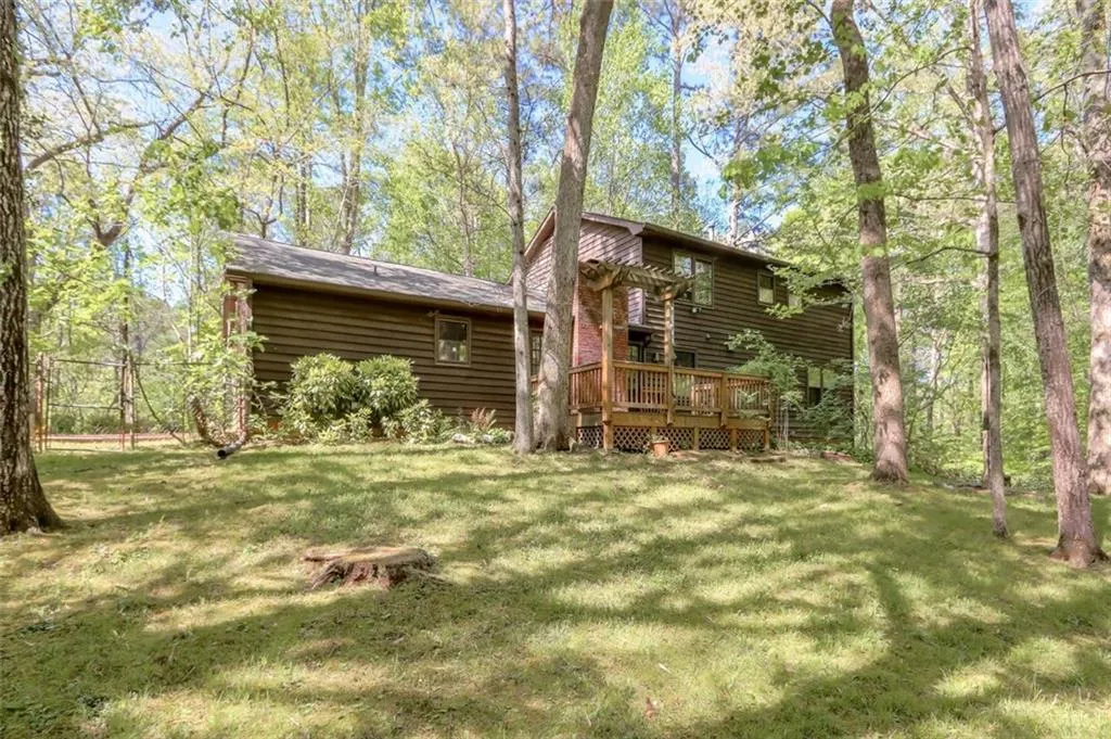 100 N Mill Road, Sandy Springs, Georgia 30328, 4 Bedrooms Bedrooms, ,3 BathroomsBathrooms,Residential,Sold,100 N Mill Road,6873207