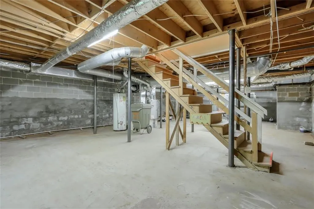 100 N Mill Road, Sandy Springs, Georgia 30328, 4 Bedrooms Bedrooms, ,3 BathroomsBathrooms,Residential,Sold,100 N Mill Road,6873207